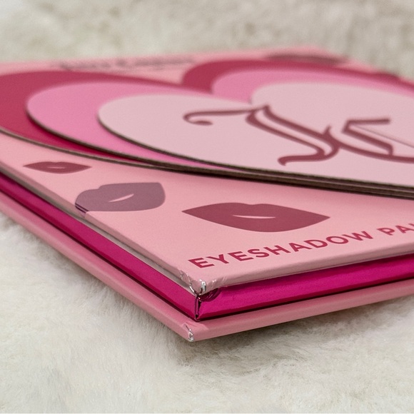 Juicy Couture Valentines Eyeshadow Palette 16 Shades - Picture 6 of 9